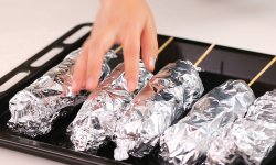 В какую сторону фольги заворачивать продукты при запекании